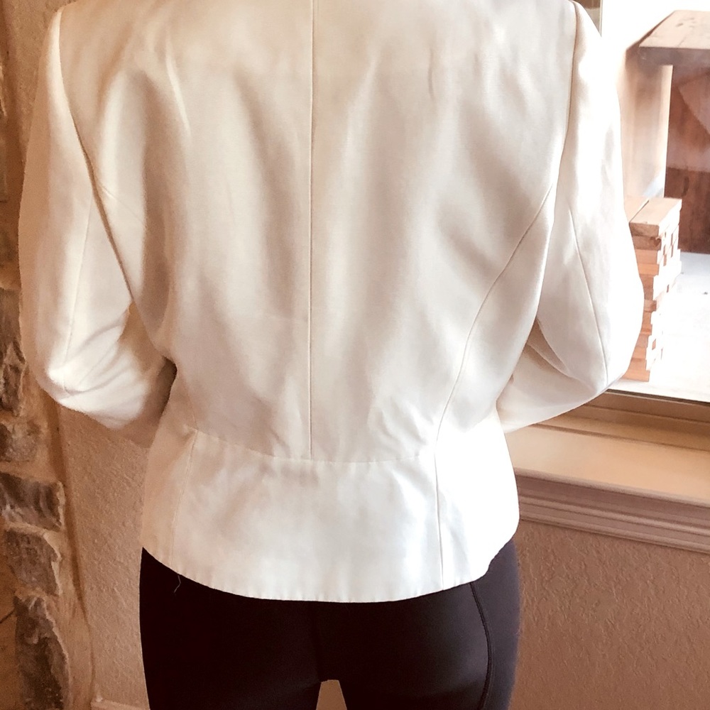🌺 Tahari 🌺- Arthur S Levine White Blazer - Picture 2 of 4